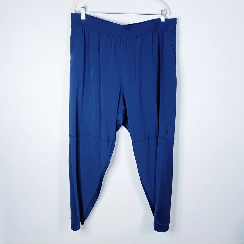 Nike - Navy Pants